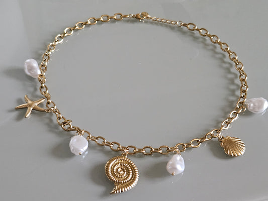Collier avec charms  "Océane dorée"